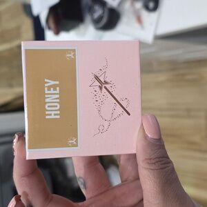 Honey - Magic Star Luminous Setting Powder Box